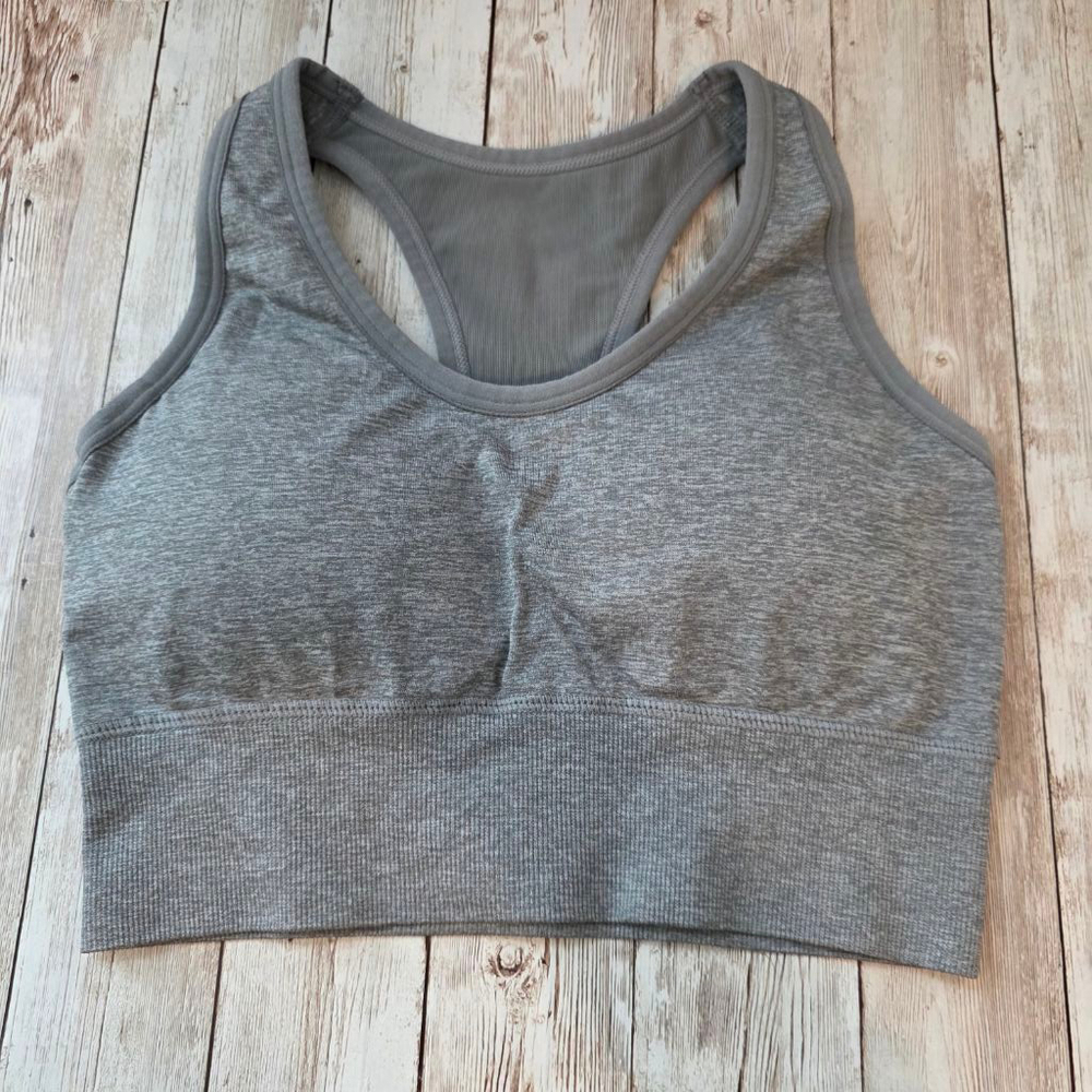 Women's Pro-Fit Seamless Sports Bra Size S Gray